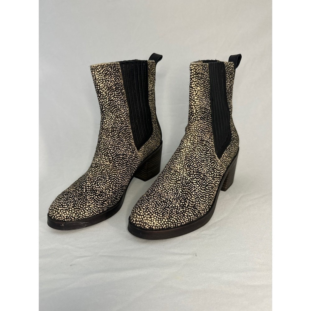 UGG Camden exotic black dotted